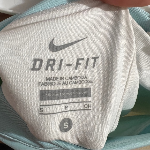 Nike Dri Fit Tennis skirt - Picture 2 of 3